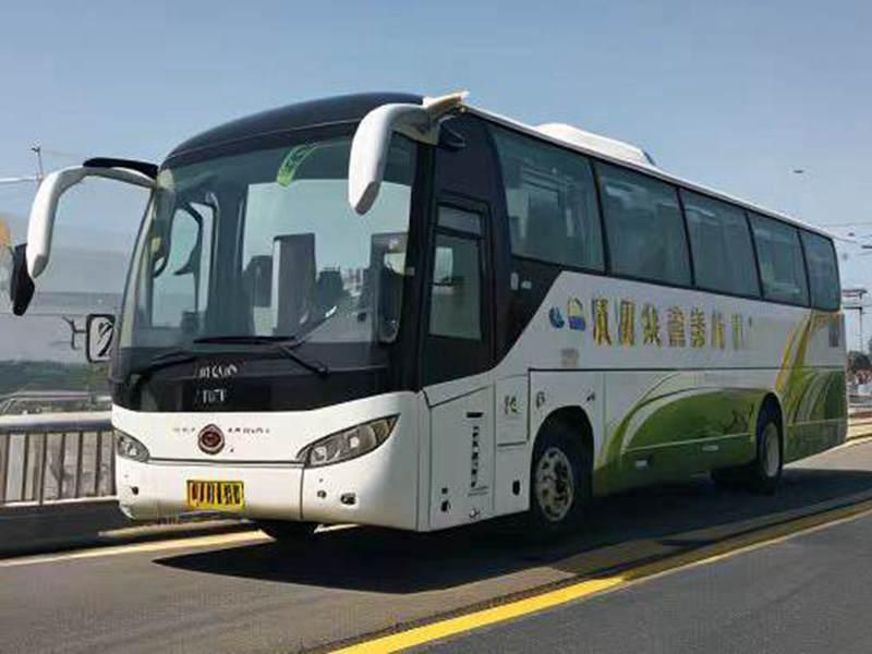 便捷通勤新選擇：東莞定制大巴包車對接員工出行需要注意的事項！